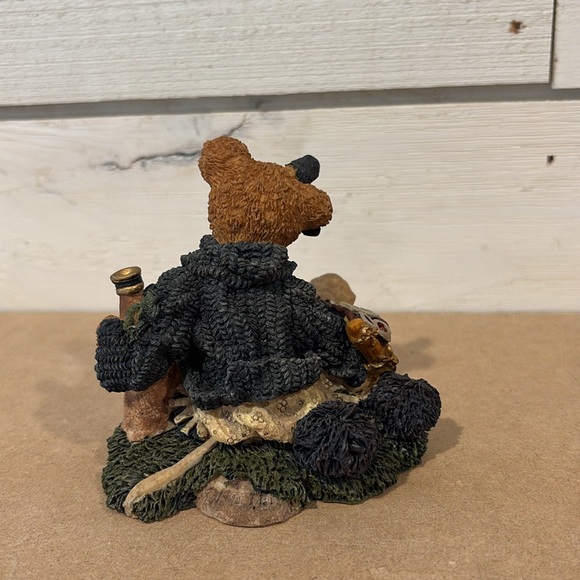 Boyd’s Bear 1995 “The Cheerleader” Figurine - Picture 3 of 3